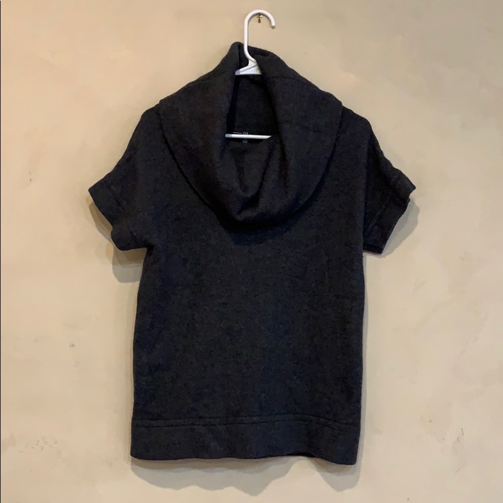 GAP SWEATER
